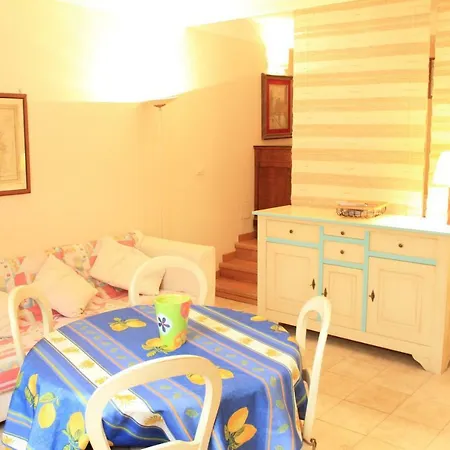 Appartement Vieille Antibes- Marche' Provencal *