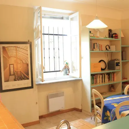 Appartement Vieille Antibes- Marche' Provencal *